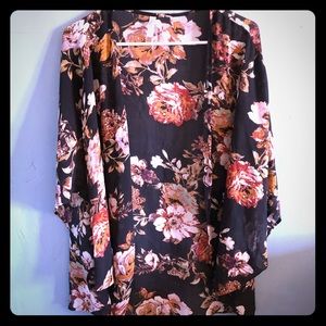 Xhiliration Black Floral Kimono XL/XXL